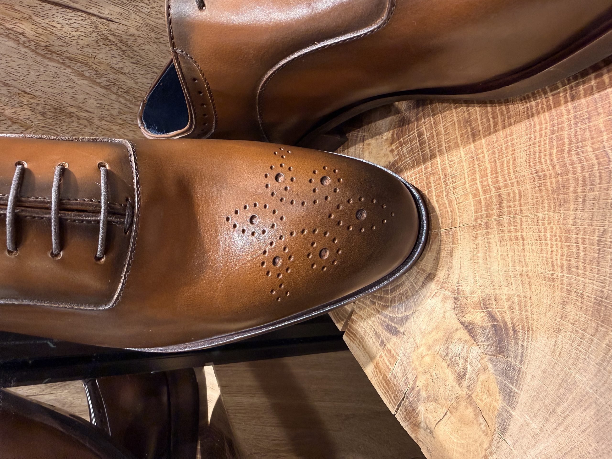 Vous cherchez une paire de chaussures chic Messieurs? La paire de Brett & Sons est faite pour vous