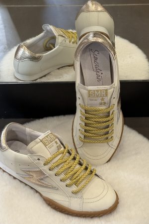 Découvrez la basket femme Semerdjian Mary D279 sneaker en cuir chic et confortable, idéale au quotidien. Disponible chez Euridys Chaussures à Arcachon
