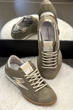 Découvrez la basket femme Semerdjian Mary D280 sneaker en cuir chic et confortable, idéale au quotidien. Disponible chez Euridys Chaussures à Arcachon