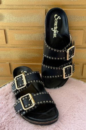 Craquez pour la mule Arianna Oslo Noire de la Marque Semerdjian, fabriquée en Italie . Découvrez toutes ses déclinaisons sur le site ou en boutique au 9B Rue Jéhenne à Arcachon.