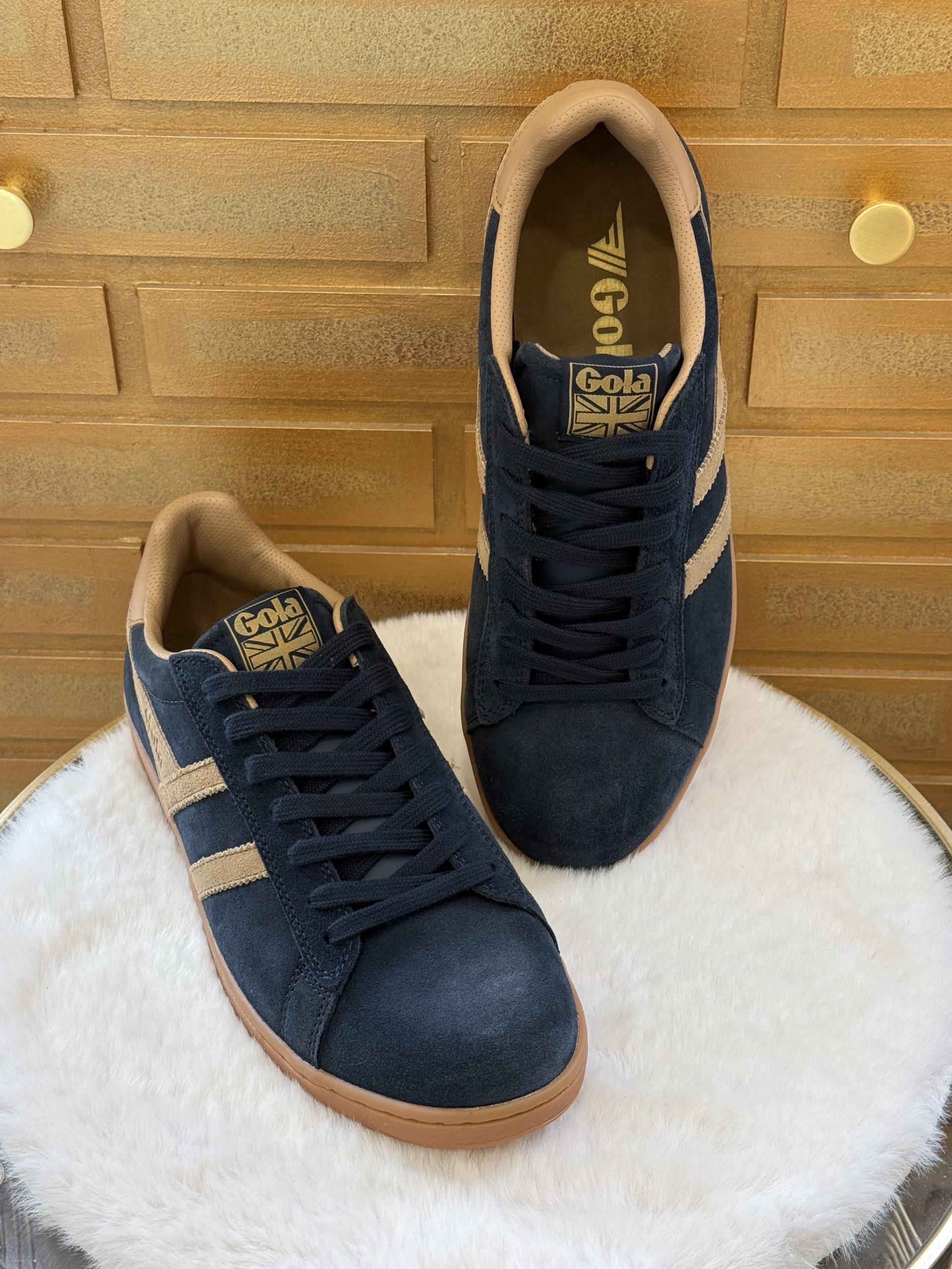 Basket homme Gola Equipe II Suede bleu marine et caramel, sneaker rétro en cuir velours élégante et confortable