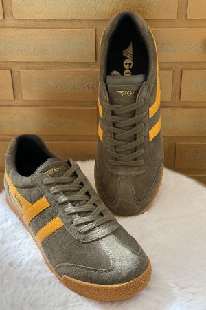 Basket homme Gola Harrier Suede kaki, jaune et noir, sneaker rétro en cuir velours confortable et tendance