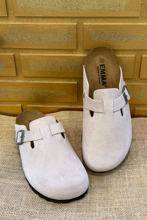 Découvrez la mule femme EMMA Shoes Emma 8736 en cuir velours rose, confortable et tendance pour l’été. Disponible chez Euridys Chaussures à Arcachon.