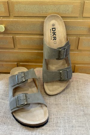 La paire de mule sandale pour homme incontournable cet été. Kaki ou couleur taupe à vous de choisir