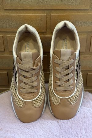 Découvrez la basket femme Softwaves Dakota en cuir noisette, élégante et confortable pour le quotidien. Disponible chez Euridys Chaussures à Arcachon.