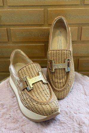 Découvrez les mocassins femme Softwaves Coro en cuir noisette, élégants et confortables pour le quotidien. Disponibles chez Euridys Chaussures à Arcachon.
