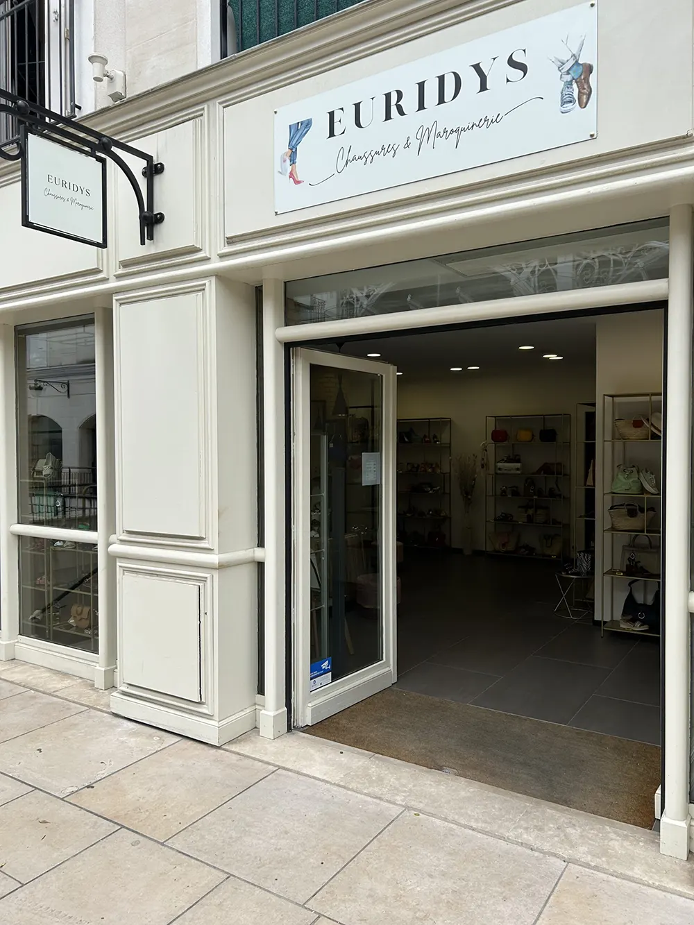 Entree-de-la-boutique